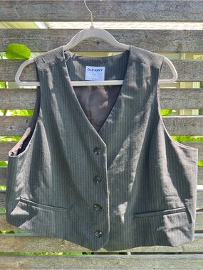 Old Navy Gray Pinstripe Men's Vest